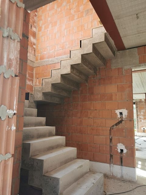Betonnen Bordestrap Blokmotief trappen