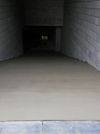 Helling met Geborstelde Betonvloer