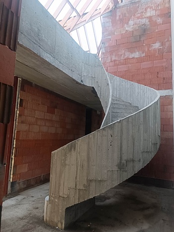 Spiraaltrap door Damen Betontrappen